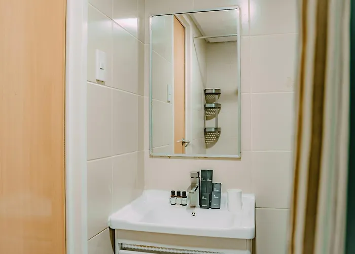 I Malate Apartment Manila